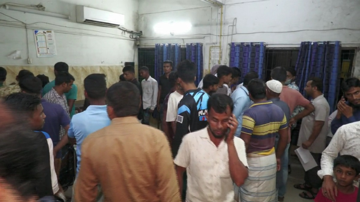 নাটোরে সালিশ বৈঠকে দুই পক্ষের সংঘর্ষে নারীসহ আহত ১১