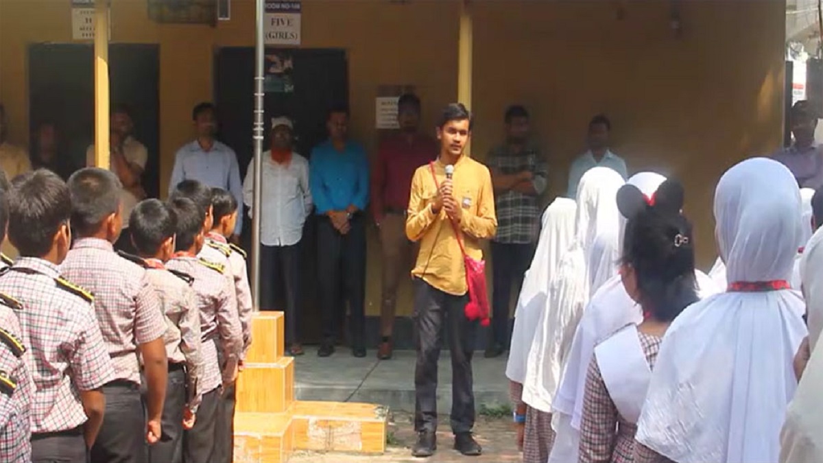 প্লাস্টিকের ক্ষতিকর প্রভাব নিয়ে জনসচেতনতা তৈরিতে বিশ্বভ্রমণে বের হওয়া রোহান এখন পাবনায়