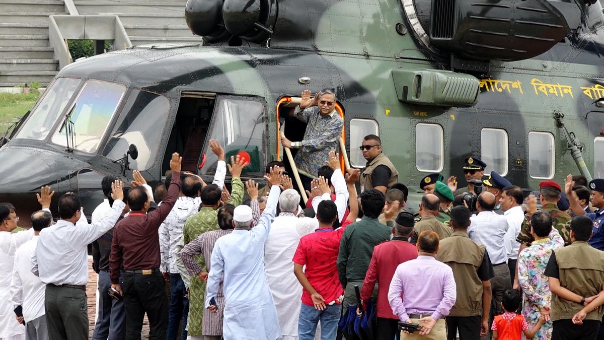 চার দিনের সফর শেষে পাবনা ছেড়েছেন রাষ্ট্রপতি