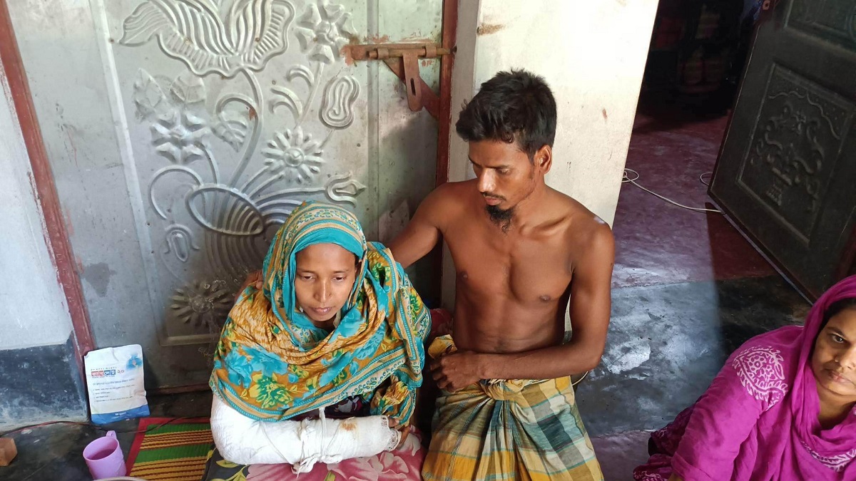 ফরিদপুরে অন্তঃসত্ত্বা নারীকে মারধরে নবজাতকের মৃত্যুর অভিযোগ