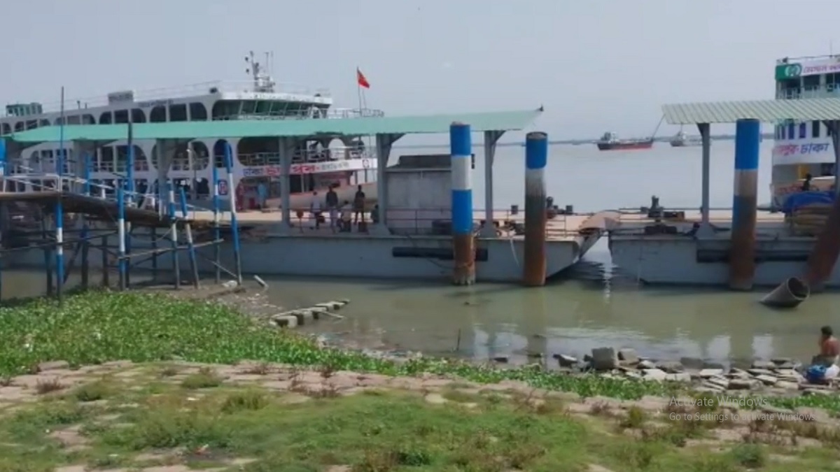 ৬০ ঘণ্টা বন্ধ থাকার পর চাঁদপুর নৌরুটে লঞ্চ চলাচল স্বাভাবিক