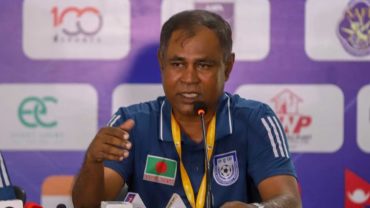 সাফজয়ী নারী ফুটবল দলের কোচের দায়িত্ব ছাড়ছেন ছোটন