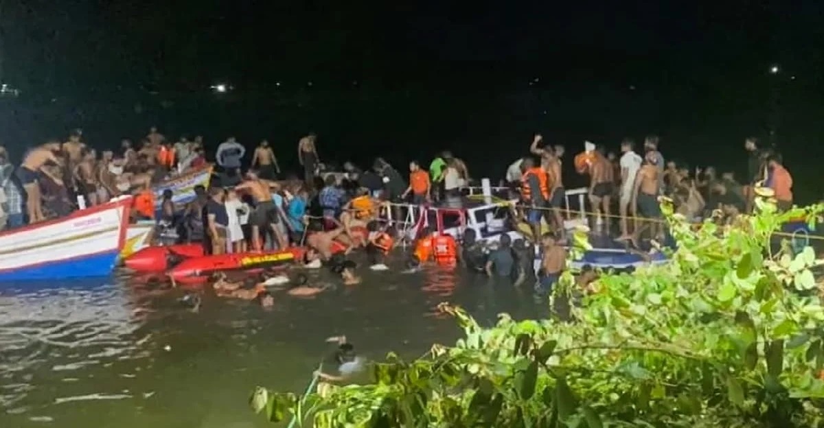 কেরালায় পর্যটকবাহী নৌকাডুবিতে ২০ জনের মৃত্যু