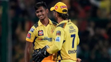 পাথিরানাকে আপাতত লাল বলের ক্রিকেট থেকে দূরে থাকার পরামর্শ ধোনির