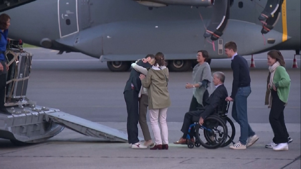 ওমানের মধ্যস্থতায় ইরান-বেলজিয়ামের বন্দিবিনিময়