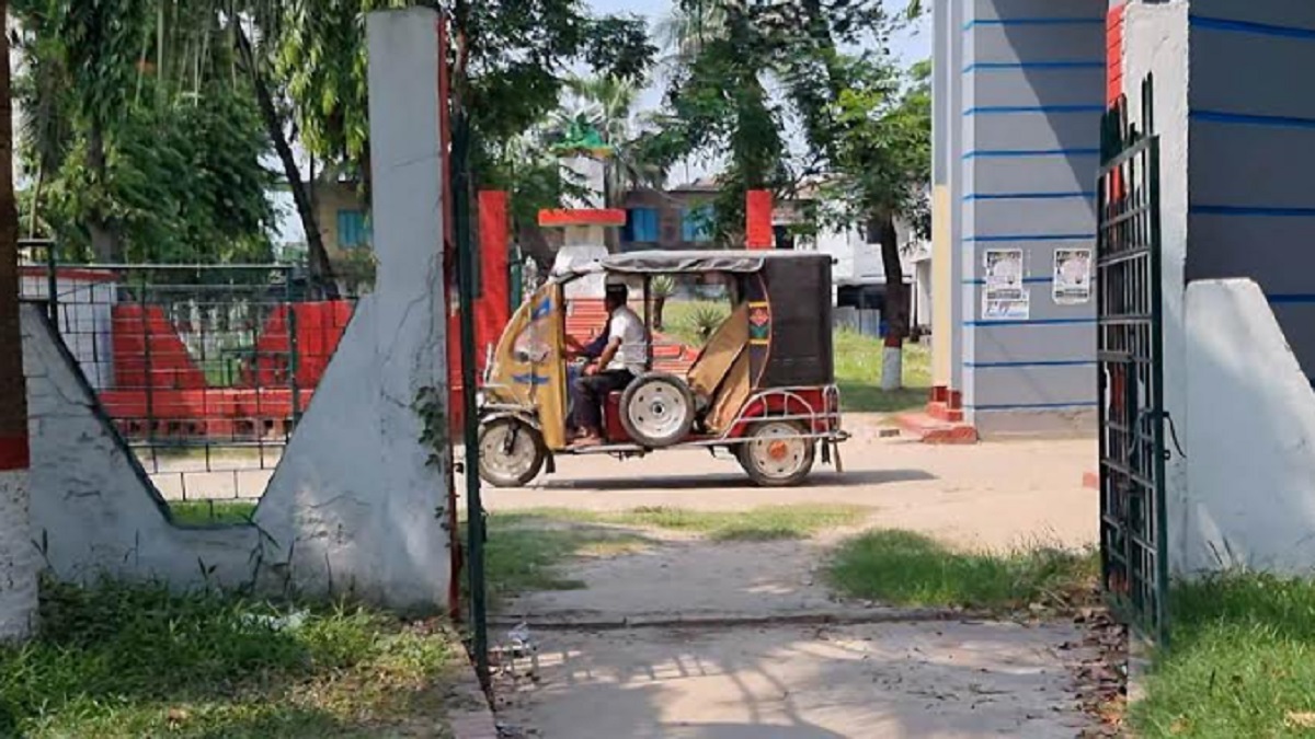 চার বছর পর আত্মসাৎকৃত শিক্ষাসামগ্রী ফিরে পেল কালীগঞ্জের প্রতিবন্ধী শিক্ষার্থীরা