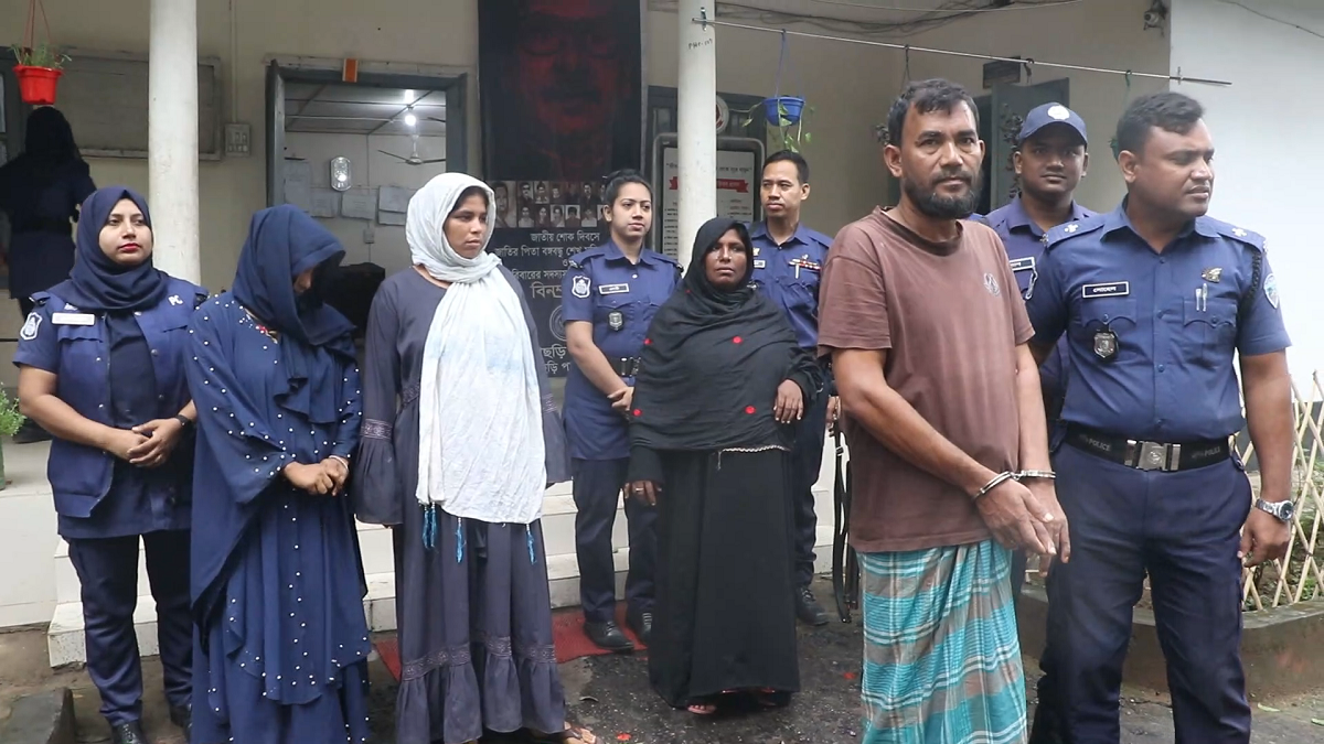 খাগড়াছড়িতে কাজ দেয়ার প্রলোভনে দেহ ব্যবসায় বাধ্য করার অভিযোগে গ্রেফতার ৪