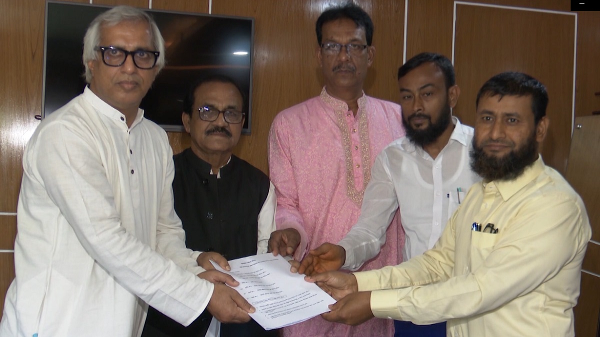 রাসিক নির্বাচন: মনোনয়ন ফরম সংগ্রহ করলেন আ. লীগ প্রার্থী খায়রুজ্জামান লিটন