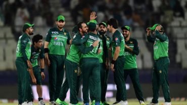 পাকিস্তানের সামনে ওয়ানডে র্যাংকিংয়ের শীর্ষে ওঠার হাতছানি