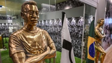 দর্শনার্থীদের জন্য উন্মুক্ত ‘ফুটবলের রাজা’র সমাধি