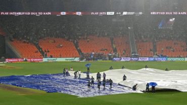 আইপিএল ফাইনালে ফের বৃষ্টির হানা