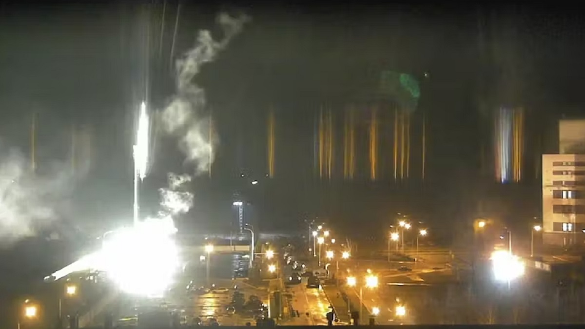 জাপোরিঝিয়ায় ফের হামলা, অনির্দিষ্টকালের জন্য বিদ্যুৎ বিচ্ছিন্ন গোটা শহর