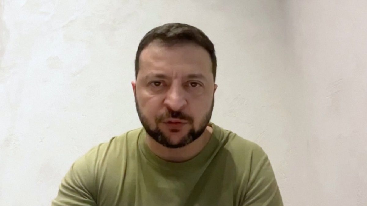 ভয় পেয়ে কোথাও পালিয়ে গেছেন পুতিন: জেলেনস্কি