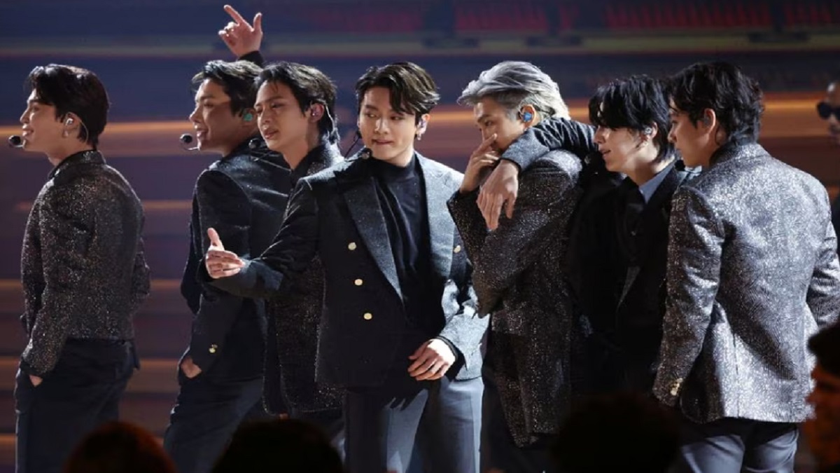 বিটিএস’র এক দশক পূর্তিতে জমকালো আয়োজন দক্ষিণ কোরিয়ায়