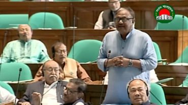 ‘প্রধানমন্ত্রী চাইলে পদত্যাগে রাজি’, বিরোধী এমপিদের তোপের মুখে বাণিজ্যমন্ত্রী