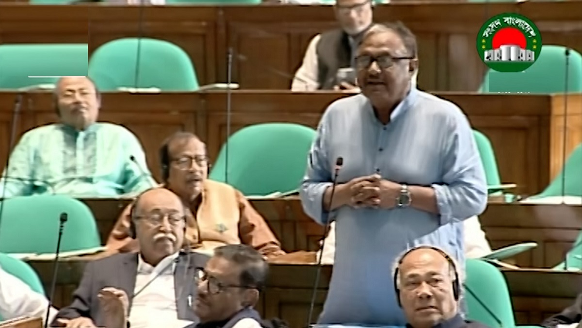 ‘প্রধানমন্ত্রী চাইলে পদত্যাগে রাজি’, বিরোধী এমপিদের তোপের মুখে বাণিজ্যমন্ত্রী