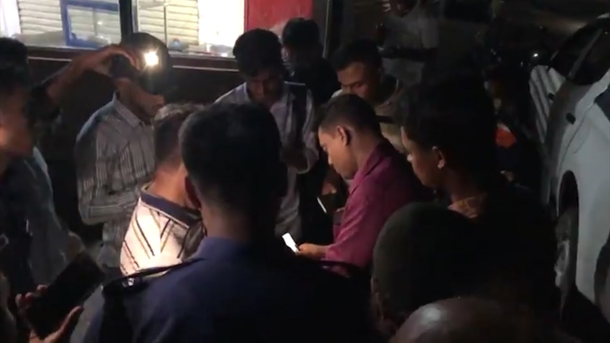 কক্সবাজারে টাকা বিতরণের সময় বিদ্রোহী প্রার্থীর কর্মী আটক, ৫০ হাজার টাকা জরিমানা