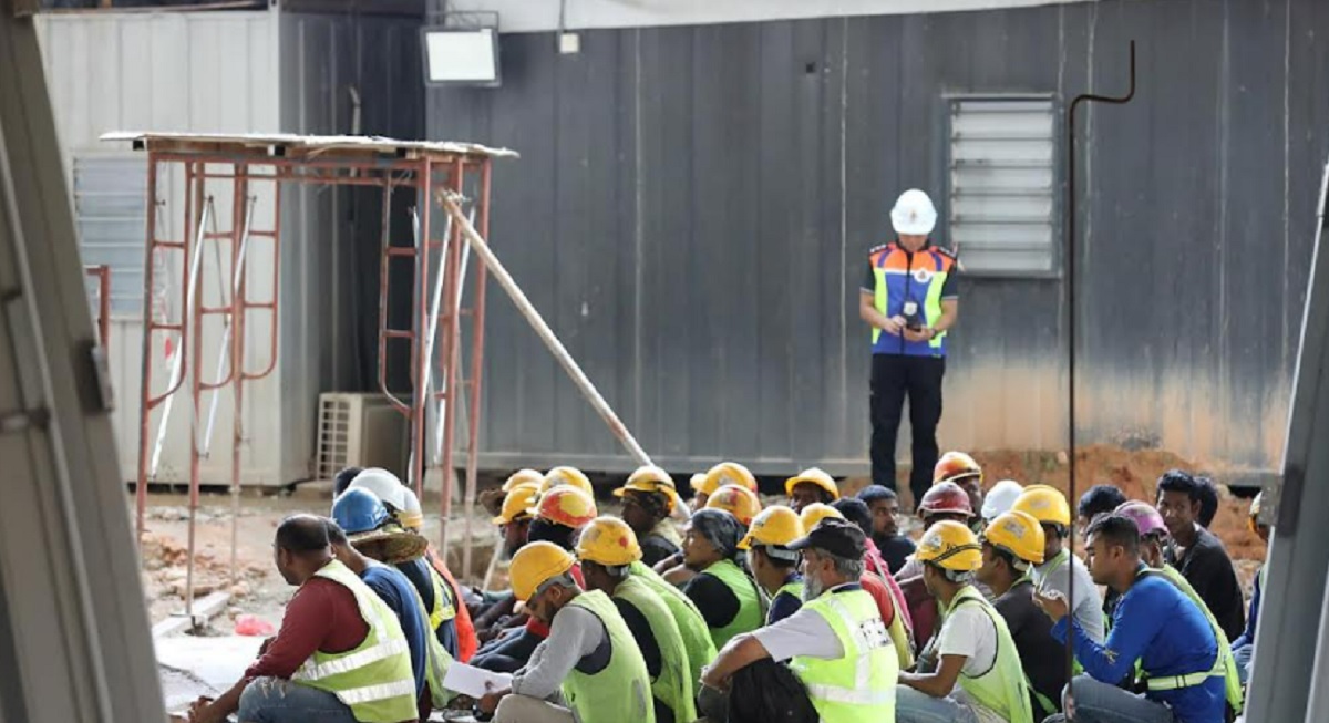 মালয়েশিয়ায় নির্মাণ সাইটে অভিযান, আটক ৬৪ বাংলাদেশি