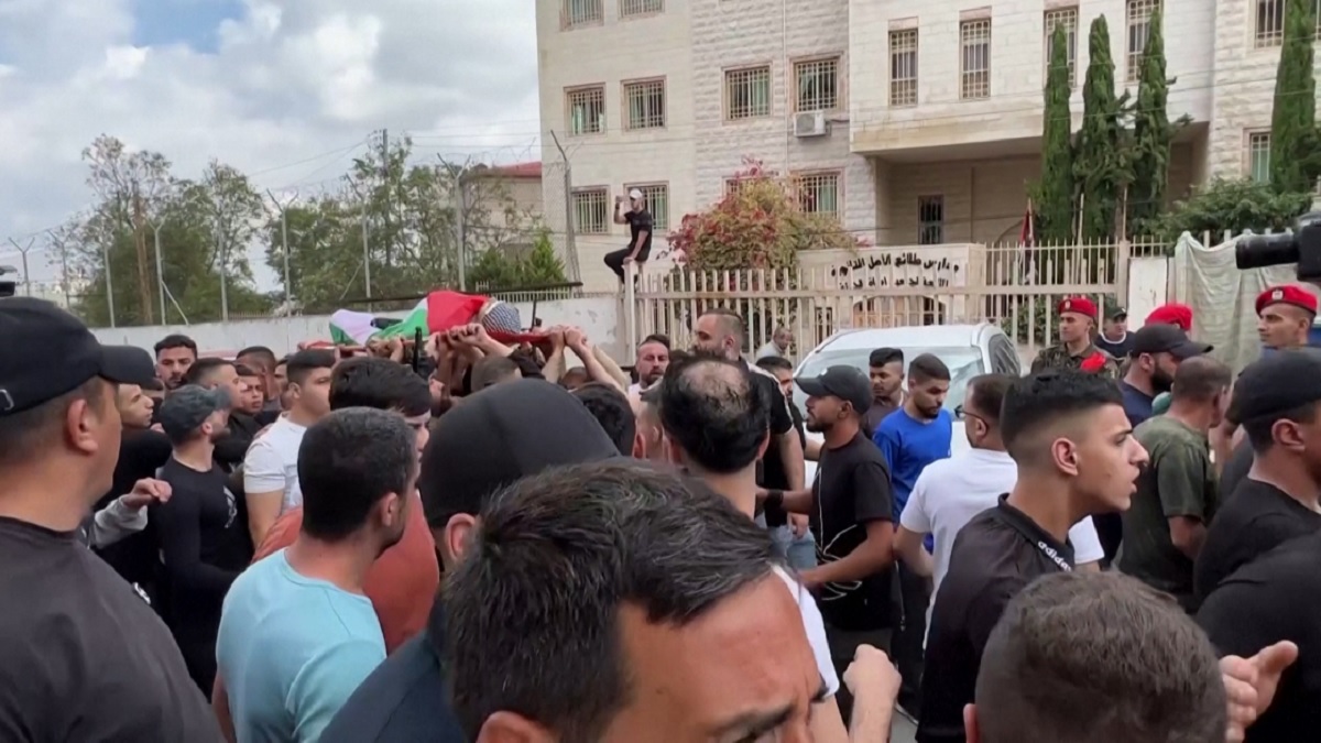 ফিলিস্তিনের পশ্চিম তীরে ইসরায়েলি অভিযানে নিহত ১