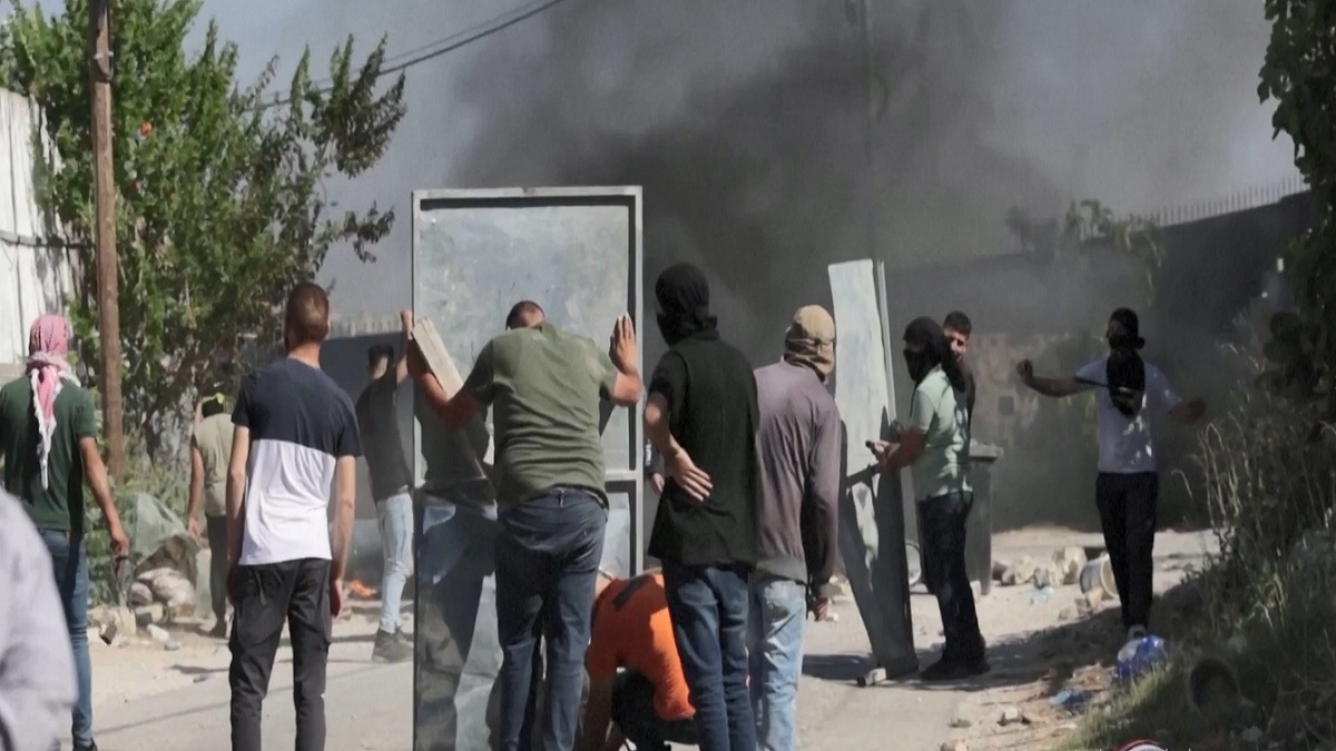 ফিলিস্তিনে চেকপোস্টের গোলাগুলিতে নিহত কিশোর