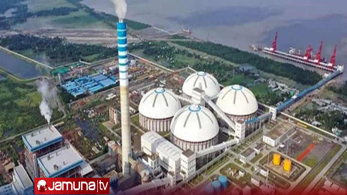 পায়রা বন্দরে খালাস হচ্ছে কয়লা