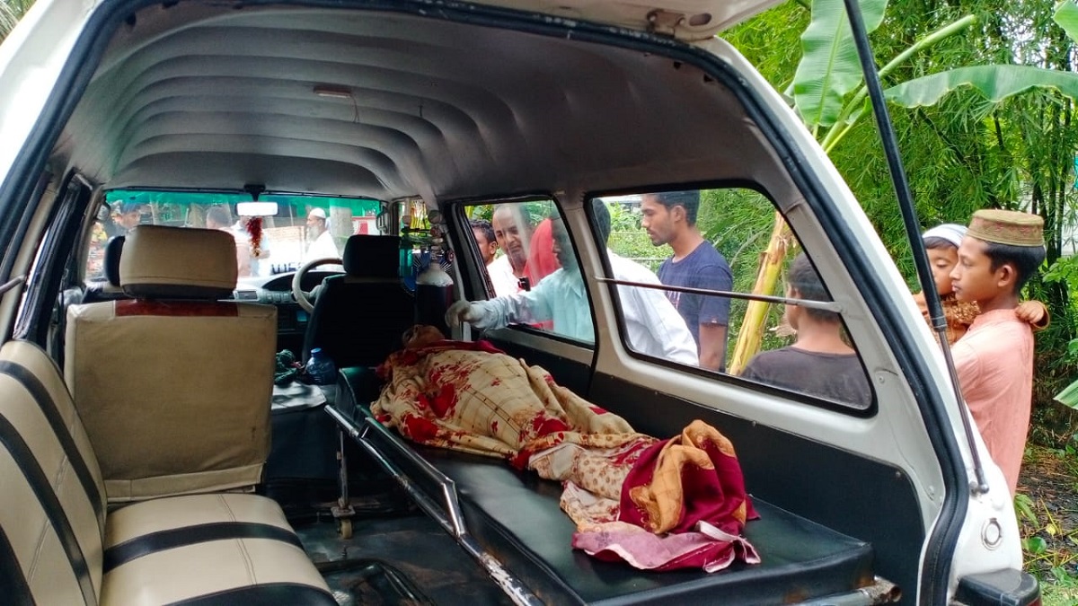 রাতে স্বামী-স্ত্রীর ঝগড়া, সকালে স্ত্রীর ঝুলন্ত মরদেহ উদ্ধার, স্বামী পলাতক