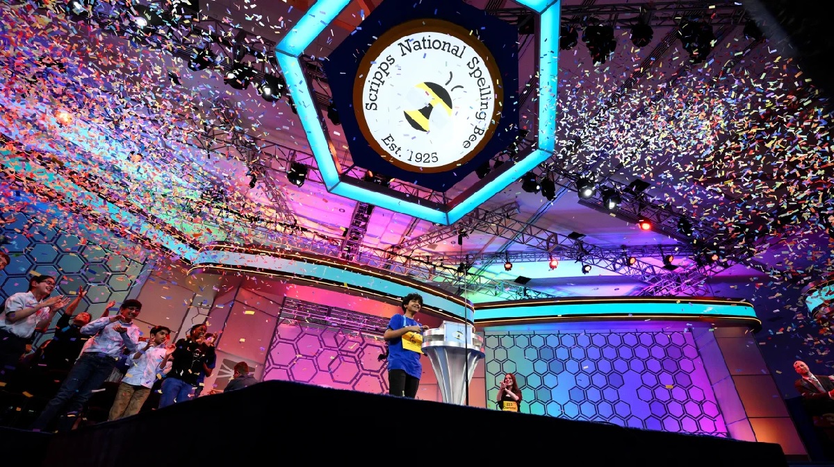 যুক্তরাষ্ট্রে ‘স্পেলিং বি’ বিজয়ী দেব শাহ, জিতলেন ৫০ হাজার ডলার