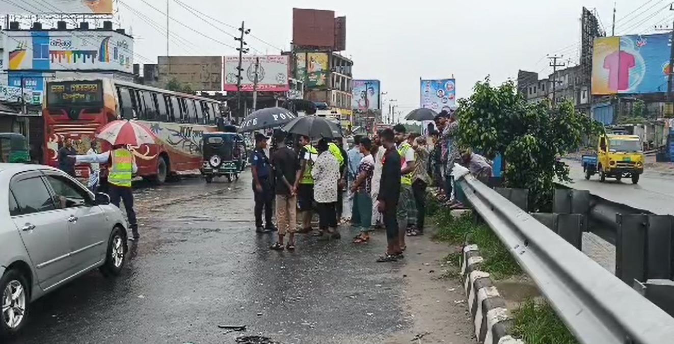 টাঙ্গাইলে ঈদে ঘুরতে গিয়ে বাসের ধাক্কায় ২ বন্ধুসহ নিহত ৩