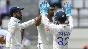 বাবা-ছেলেকে আউটের অনন্য কীর্তি গড়লেন অশ্বিন
