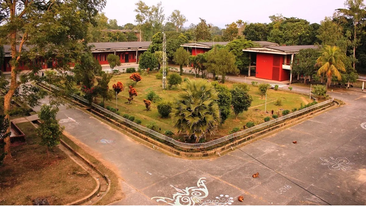 ভবন থেকে পড়ে আহত বিএসপিআই শিক্ষার্থীর মৃত্যু