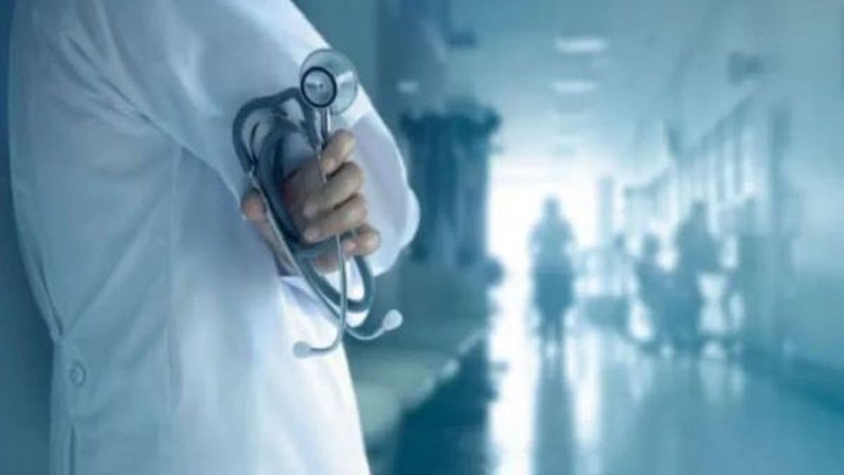 ধর্মঘট স্থগিত, চেম্বার-অপারেশন করবেন চিকিৎসকরা