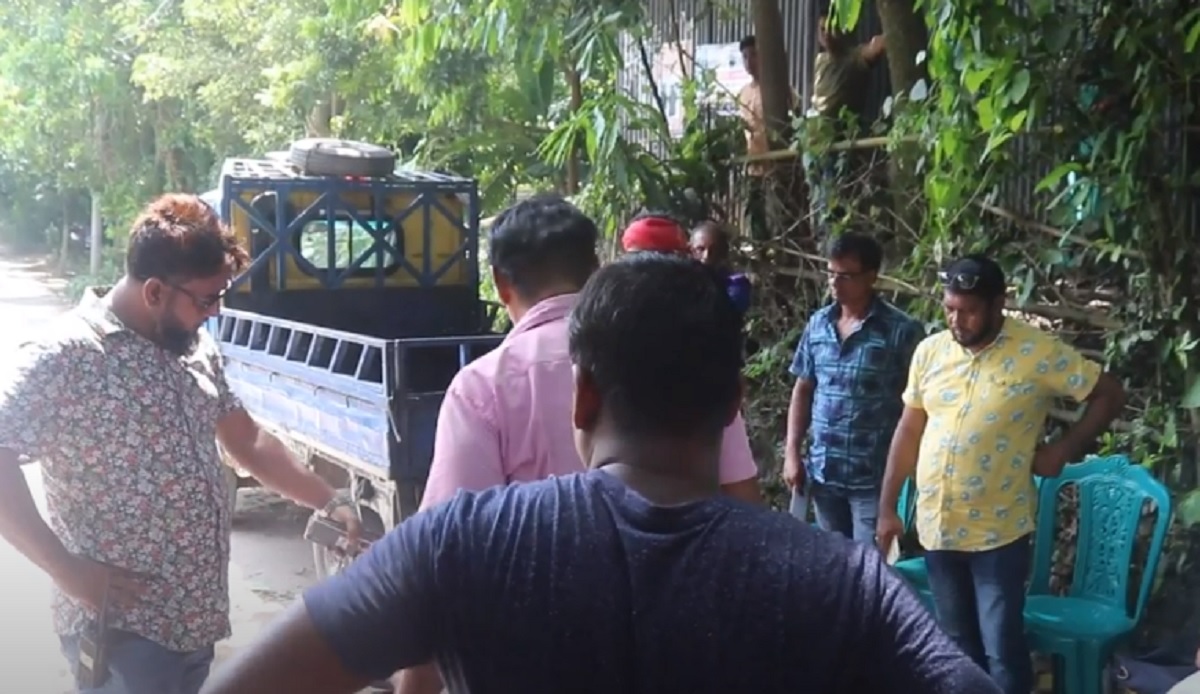 নবাবগঞ্জে তিন ডাকাতকে গণপিটুনি, নিহত ১