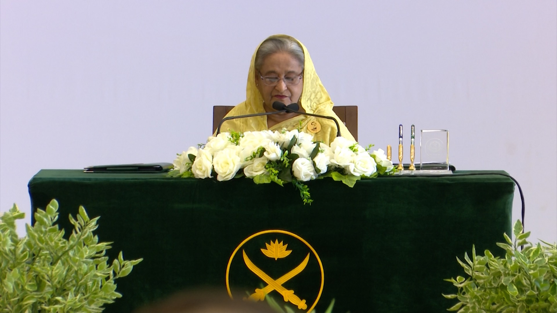 সেনাবাহিনীকে জনগণের আস্থা বজায় রাখার অনুরোধ প্রধানমন্ত্রীর