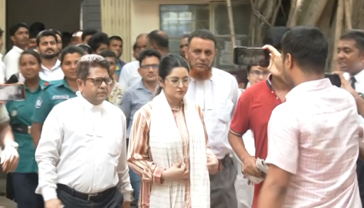 কাঠগড়ায় কাঁদলেন পরীমণি, সাক্ষ্য দেবেন ক্যামেরা ট্রায়ালে