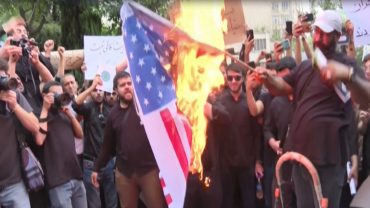 কোরআন পোড়ানোর জেরে ইরানে সুইডিশ দূতাবাসের সামনে শিক্ষার্থীদের বিক্ষোভ