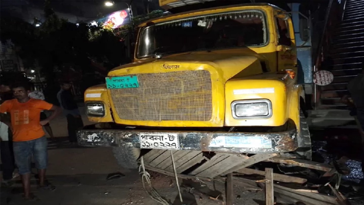 রামপুরায় ট্রাকের ধাক্কায় নিহত ১, আহত ৫