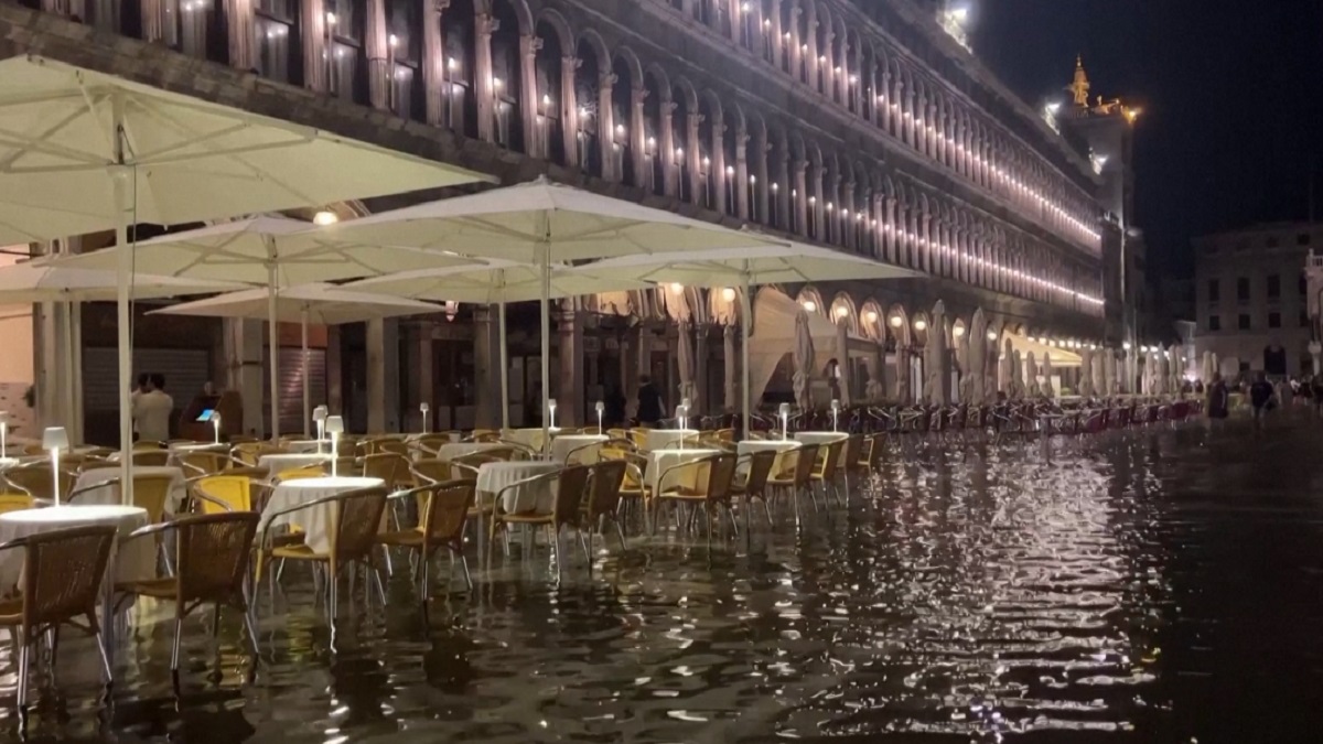 প্রবল বন্যার কবলে ইতালির ভেনিস, সতর্কতা জারি