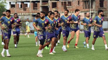 মূলপর্বে পৌঁছনোর লক্ষ্যে মোহনবাগানের মুখোমুখি হবে ঢাকা আবাহনী