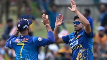 নাইমের পর সাকিবের বিদায়; ব্যাটিং বিপর্যয়ে বাংলাদেশ