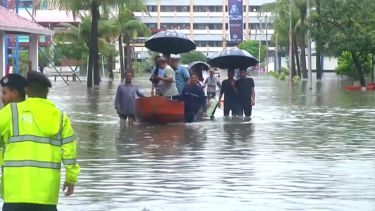 আগামী ২৪ ঘণ্টায় চট্টগ্রাম-বরিশালে বৃষ্টি কমবে, তবে ভূমিধসের আশঙ্কা