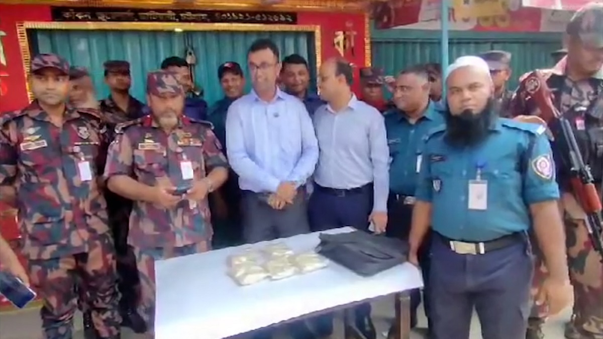 চট্টগ্রামে যাত্রীবাহী বাস থেকে ১ কেজি হেরোইন জব্দ