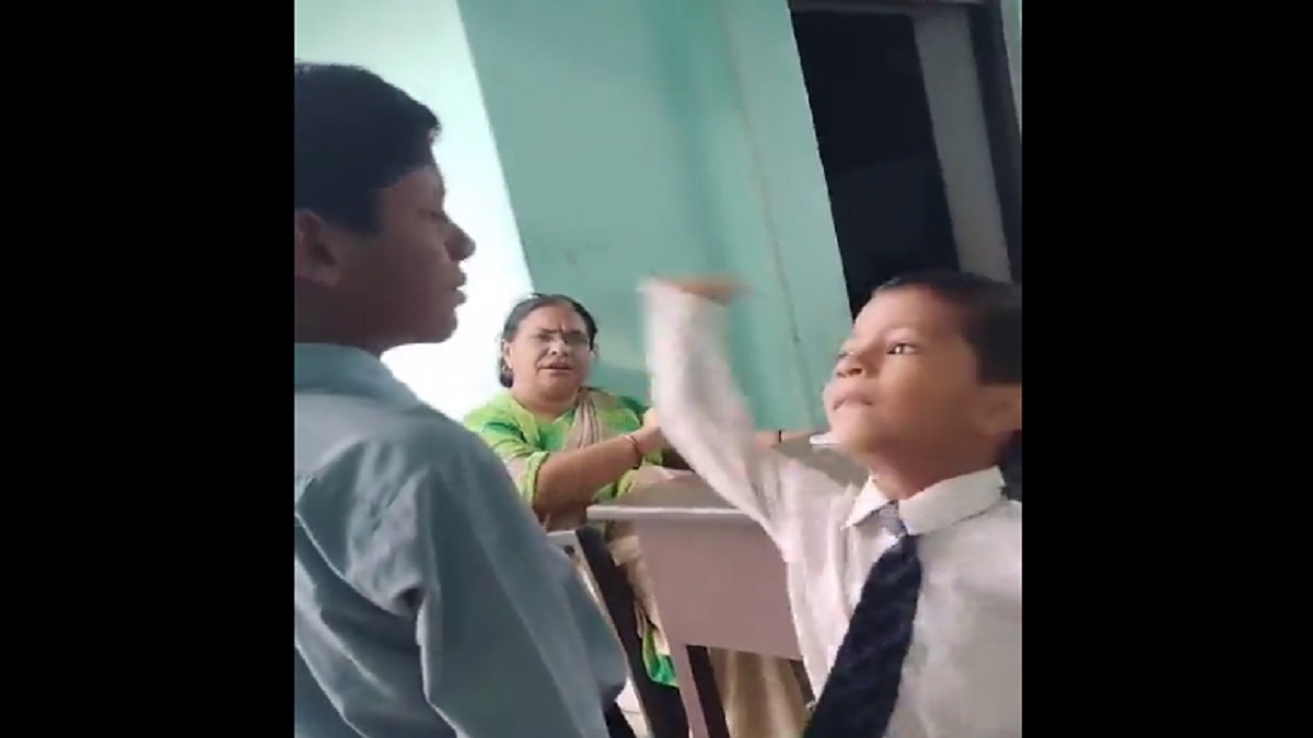 ভারতে সহপাঠীদের দিয়ে মুসলিম শিক্ষার্থীকে থাপ্পড় দেয়ানোর ঘটনায় লজ্জিত নন সেই শিক্ষিকা