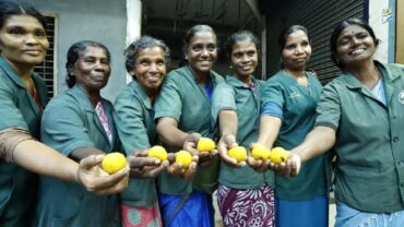 ভাগাভাগি করে লটারির টিকেট কিনলেন ১১ পরিচ্ছন্নতাকর্মী, জিতলেন ১০ কোটি রুপি