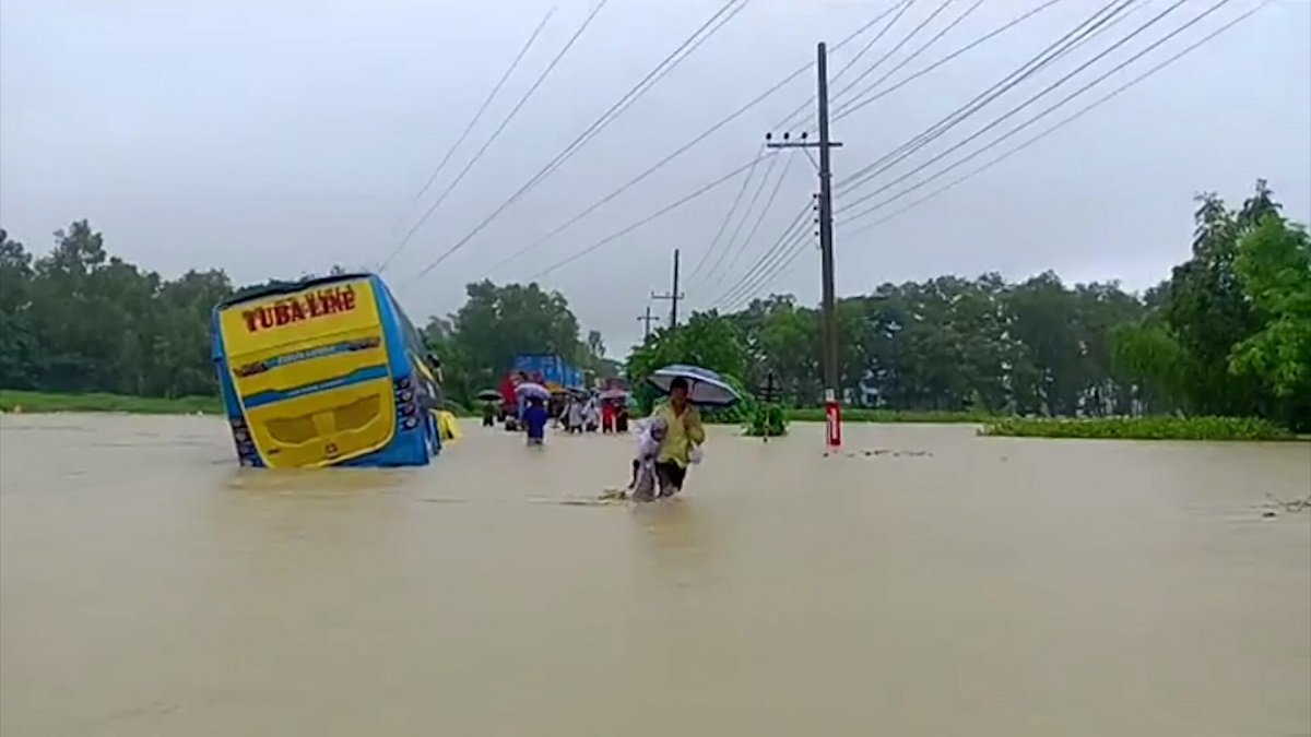 চট্টগ্রাম-কক্সবাজার রুটে যান চলাচল বন্ধ
