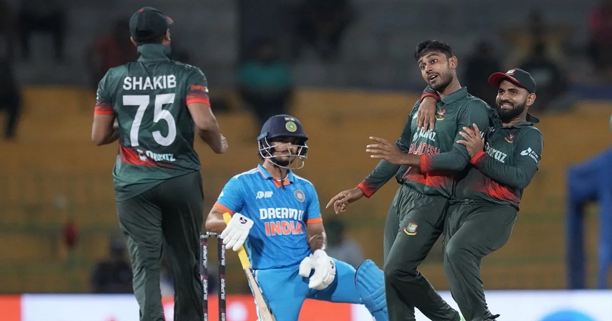 ভারতকে চেপে ধরেছে টাইগার বোলাররা