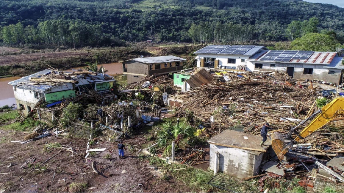 ব্রাজিলে সাইক্লোন: নিহত বেড়ে দাঁড়ালো ৪০