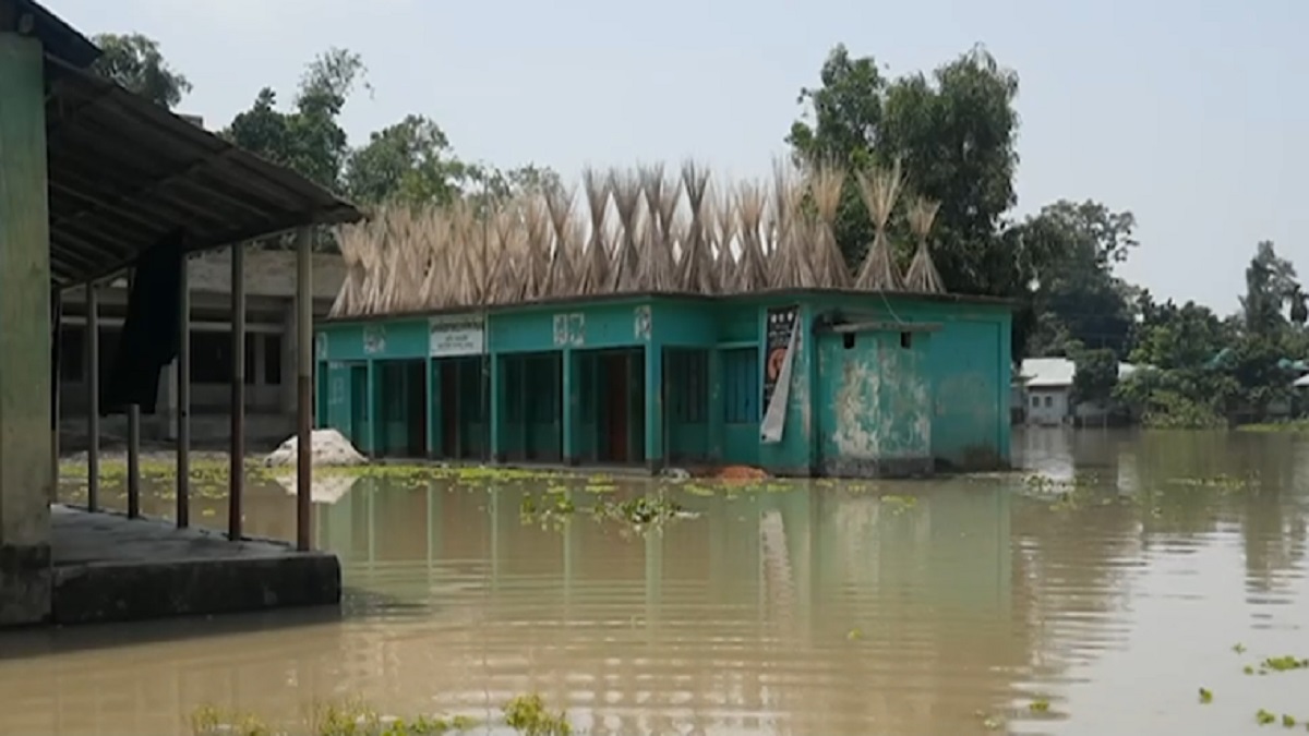 দেশের নদ-নদীতে পানি বৃদ্ধি অব্যাহত, তলিয়েছে সড়ক-জনপদ