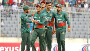 মোস্তাফিজের দাপুটে বোলিংয়ে নিউজিল্যান্ডকে চেপে ধরেছে টাইগাররা