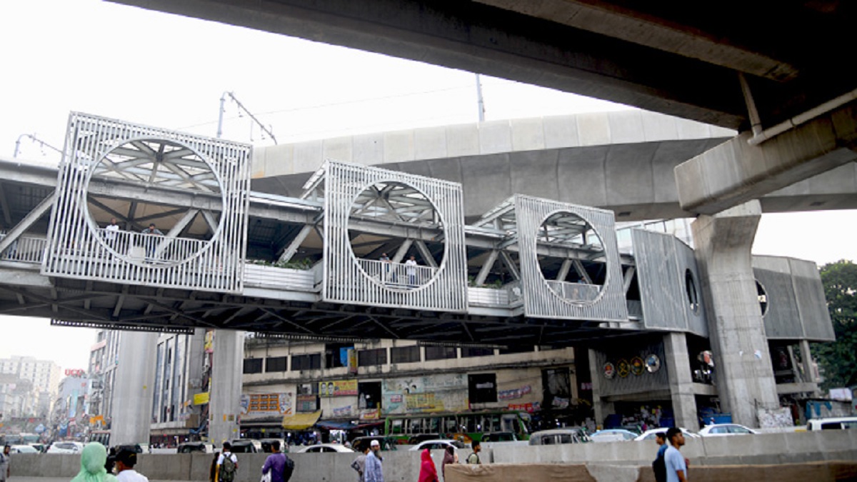 উন্মুক্ত হলো ফার্মগেটে সংসদ ভবনের আদলে নান্দনিক ফুটওভার ব্রিজ