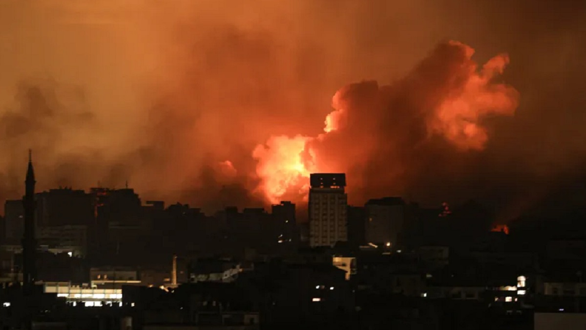 ইসরায়েলকে সহায়তায় সর্বাত্মক তৎপর পশ্চিমা বিশ্ব, ফিলিস্তিনের পাশে নেই কেউ